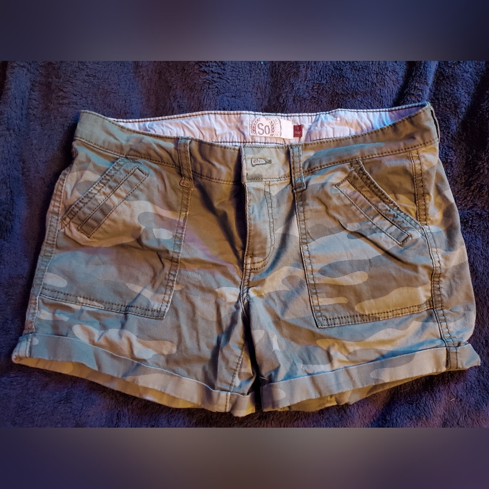 SO camo shortie shorts Juniors size 7